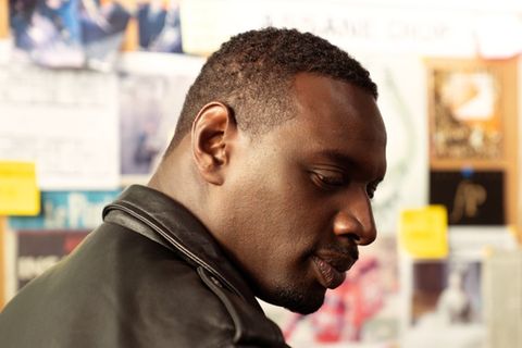 Omar Sy kehrt als Meisterdieb Assane Diop auch in der vierten Staffel „Lupin“ zurück.