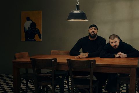 Die Filmemacher Tuan Lam und Julia Krampe begleiten OG Keemo (links) und sein Kumpel und Produzent Funkvater Frank über ein Jahr lang bei der Albumproduktion.
