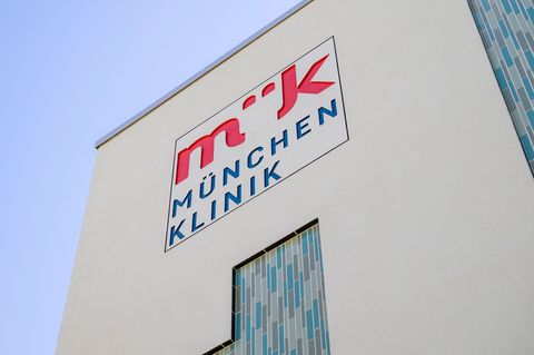 Die München Klinik Harlaching zieht im laufenden Betrieb ins neue Gebäude. (Archivfoto) Foto: Peter Kneffel/dpa