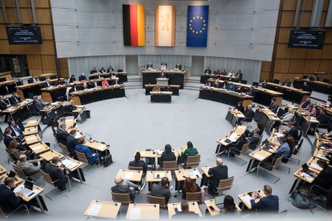 Der Abschlussbericht der Enquete-Kommission geht ans Abgeordnetenhaus. (Archivbild) Foto: Sebastian Gollnow/dpa
