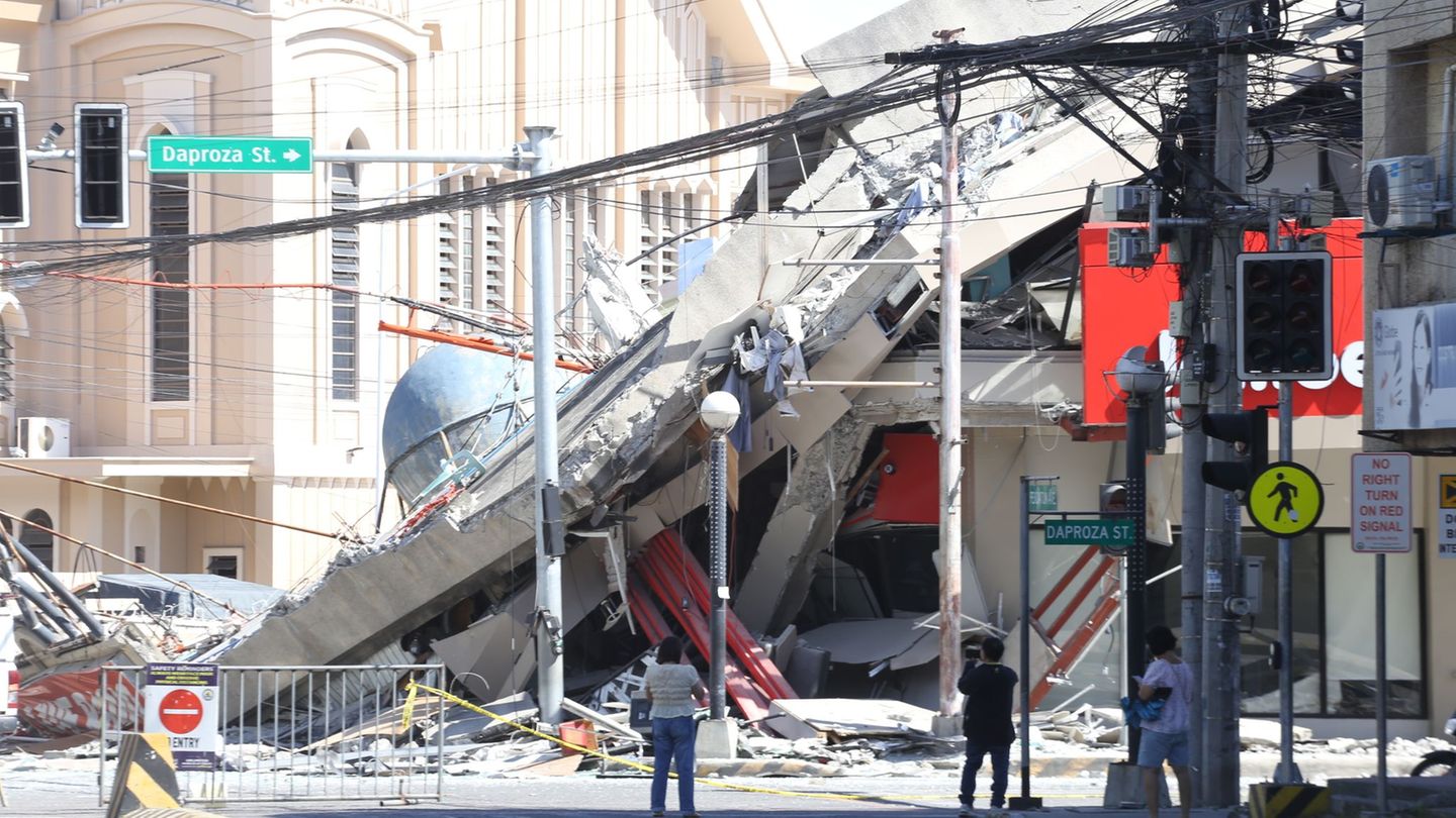 Mehr als 1000 Nachbeben: Beben auf Philippinen: Zahl der Tot