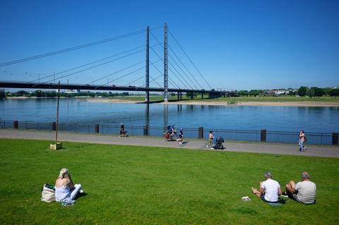 Die im Schnitt zufriedensten Großstadtbewohner in Nordrhein-Westfalen leben in Düsseldorf. (Symbolbild) Foto: Henning Kaiser/dpa