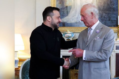 Wolodymyr Selenskyj (l.) und König Charles haben sich in den vergangenen Jahren schon häufiger in Großbritannien getroffen. Wi