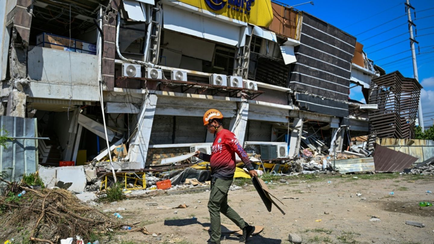 Zahl der Toten nach schwerem Erdbeben auf den Philippinen au