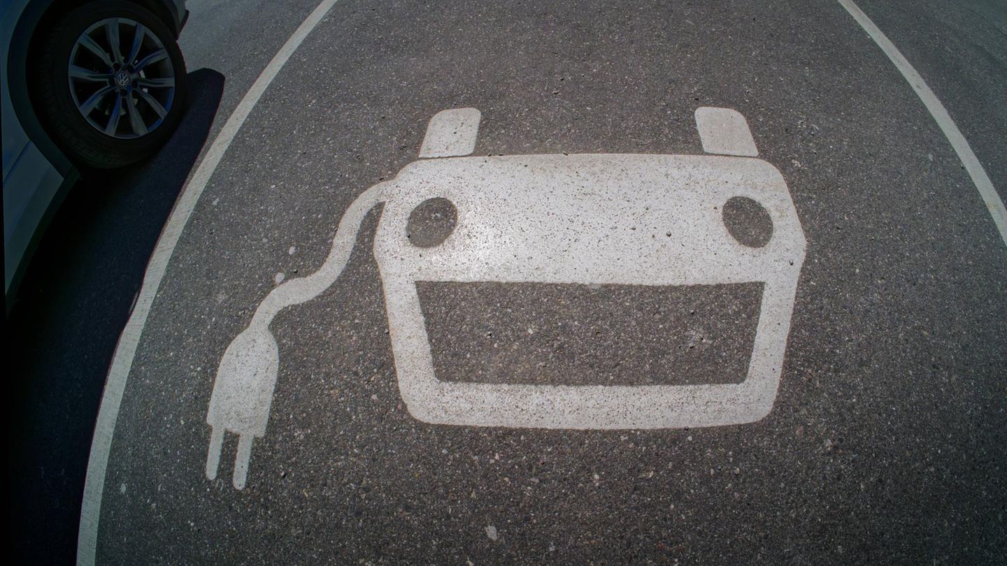 Elektroauto: So profitieren Rentner von der E-Auto-Förderung