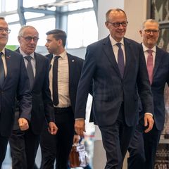 Die Spitzenverbände der deutschen Wirtschaft sehen das Treffen mit den Spitzen der Koalition und Gewerkschaften am Mittwoch im K