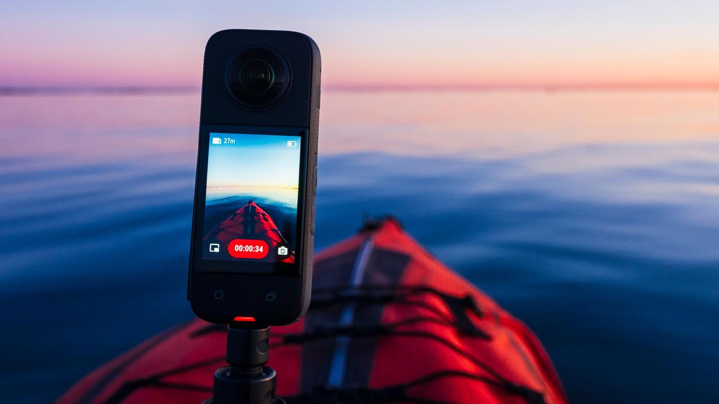 Deal News: Eine Insta360 X4 zeichnet eine Kayak-Tour auf