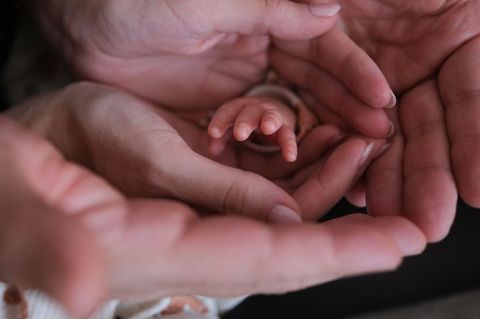 Die beiden beliebtesten Vornamen für Babys in MV fangen mit dem Buchstaben „M“ an. (Symbolbild) Foto: Bernd Weißbrod/dpa