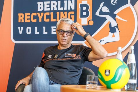 Andrea Anastasi will mit den Vollrys auch in der Champions League brillieren. Foto: Andreas Gora/dpa