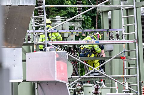 Bald haben auch die gewerblichen Stromkunden wieder Strom. Foto: Jason Tschepljakow/dpa