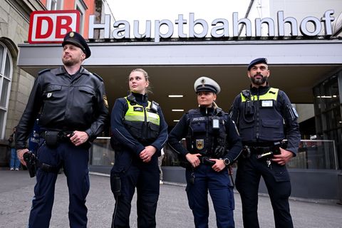 Polizei, Bundespolizei, Deutsche Bahn Sicherheit und die U-Bahnwache wollen künftig gemeinsam auf Streife gehen. Foto: Sven Hopp