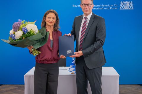 Amélie Niermeyer (l) wird ab Oktober die Bayerische Theaterakademie August Everding in München leiten. (Handout) Foto: Axel Köni