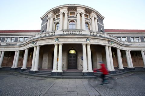 Der Demonstration gegen Kürzungen bei der Universität Hamburg soll am Donnerstag um 14.00 Uhr am Hauptgebäude beginnen. (Archivb