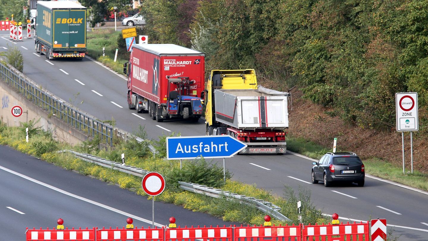 Autobahn-Sperrung: Suche nach Blindgängern: A40 zehn Tage la