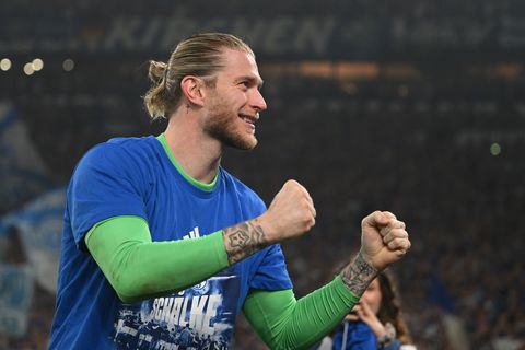 Loris Karius schaffte mit Schalke den Aufstieg. (Archivbild) Foto: Bernd Thissen/dpa