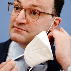 Jens Spahn mit einer Maske in der Corona-Zeit