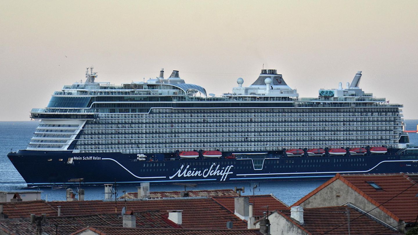 Kiel: Sprengstoffalarm auf Kreuzfahrtschiff – Passagiere tei
