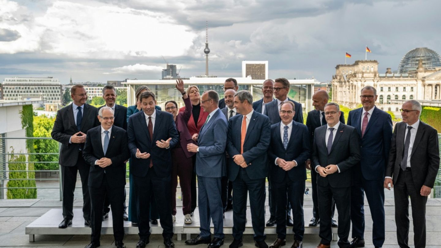 Spitzentreffen der Koalition mit Gewerkschaften und Arbeitgebern beendet