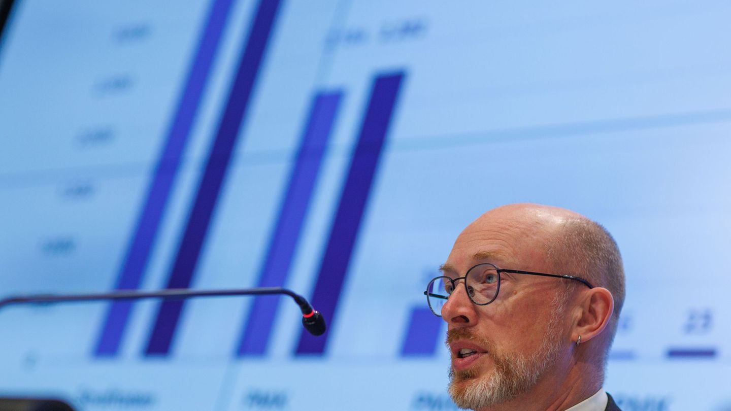 Rechtsextremismus-in-MV-Verfassungsschutz-Erstmals-ber-2-000-Rechtsextreme-in-MV