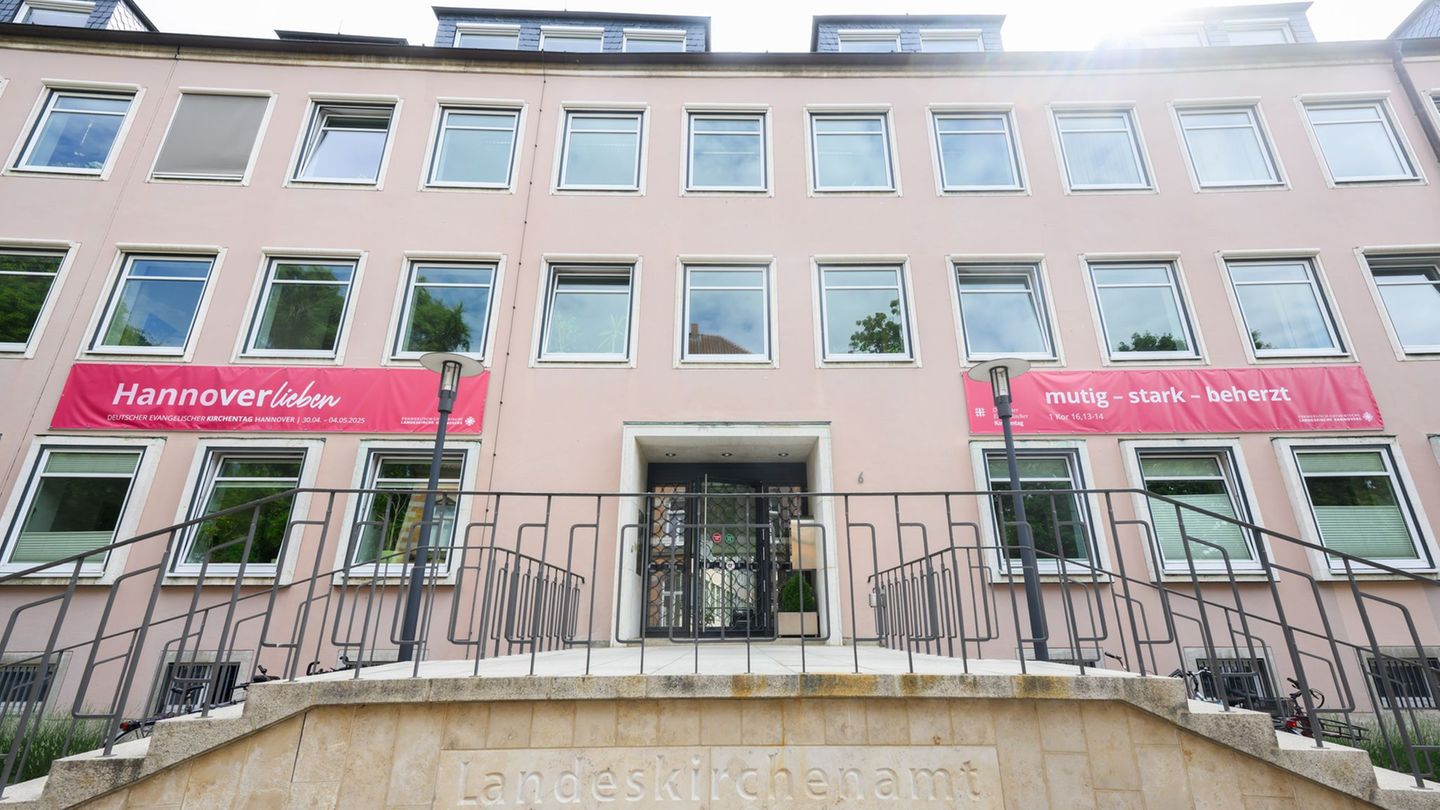 Missbrauch in der Kirche: Landeskirche lässt Missbrauch durch Ex-Diakon aufarbeiten