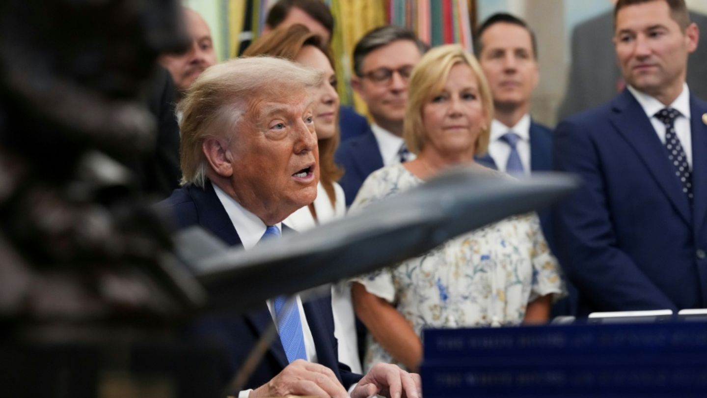 Trump sagt Angriffe auf Iran ab und deutet Verhandlungserfolg an