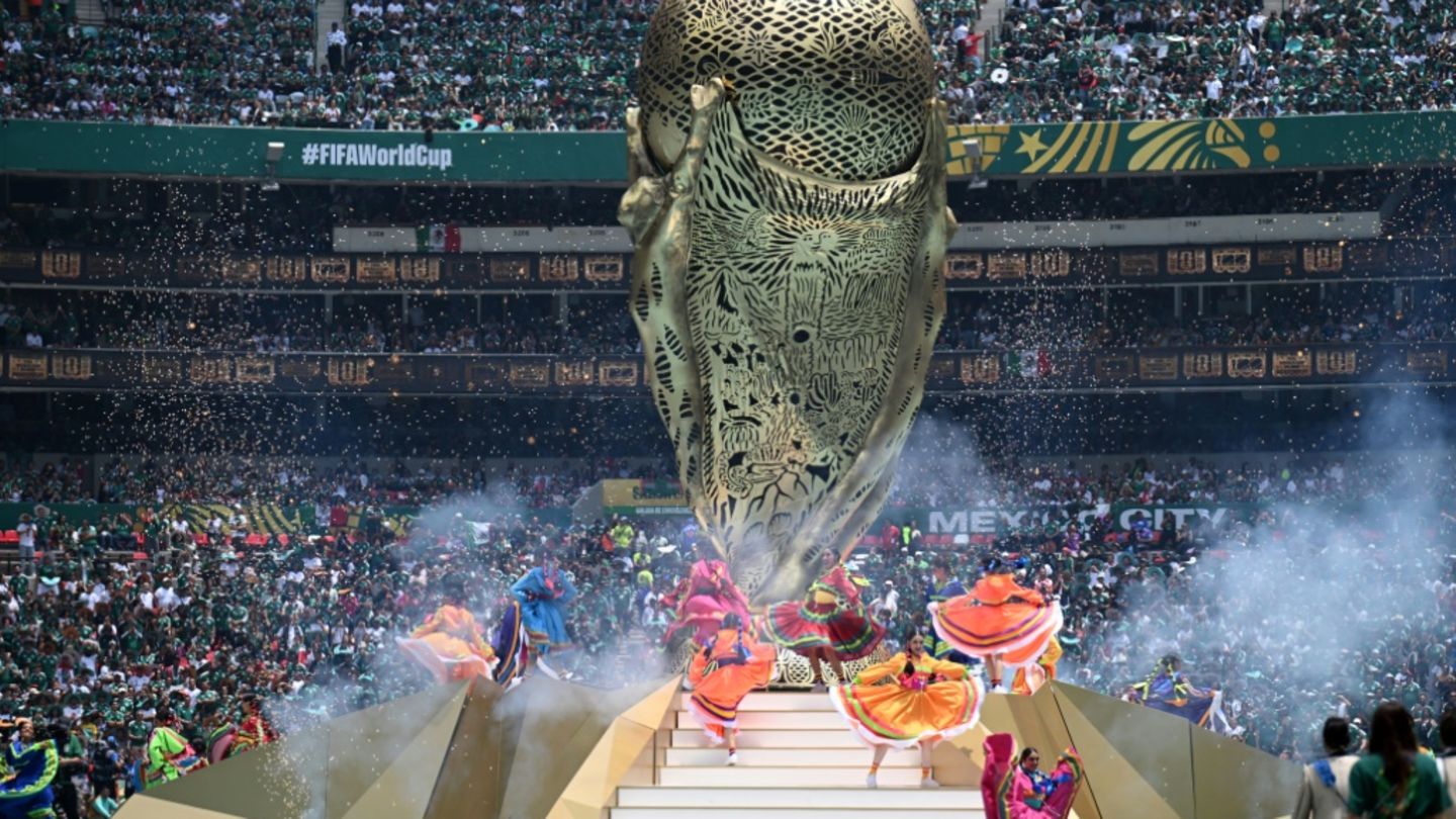 Eröffnungsshow und Auftaktspiel im Aztekenstadion: Fußball-WM hat begonnen
