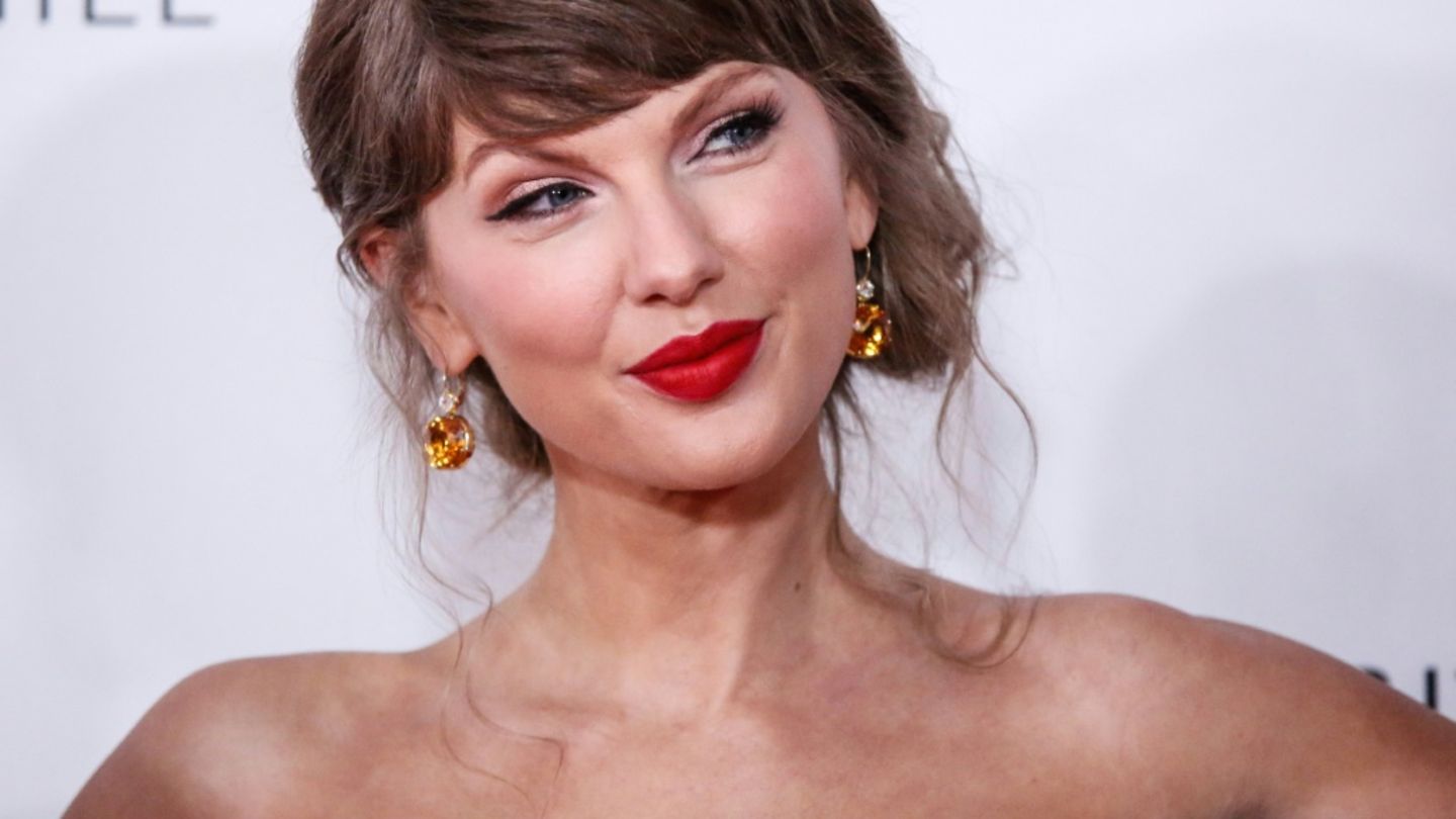 Taylor Swift als jüngste Frau in die Hall of Fame der Songwriter aufgenommen