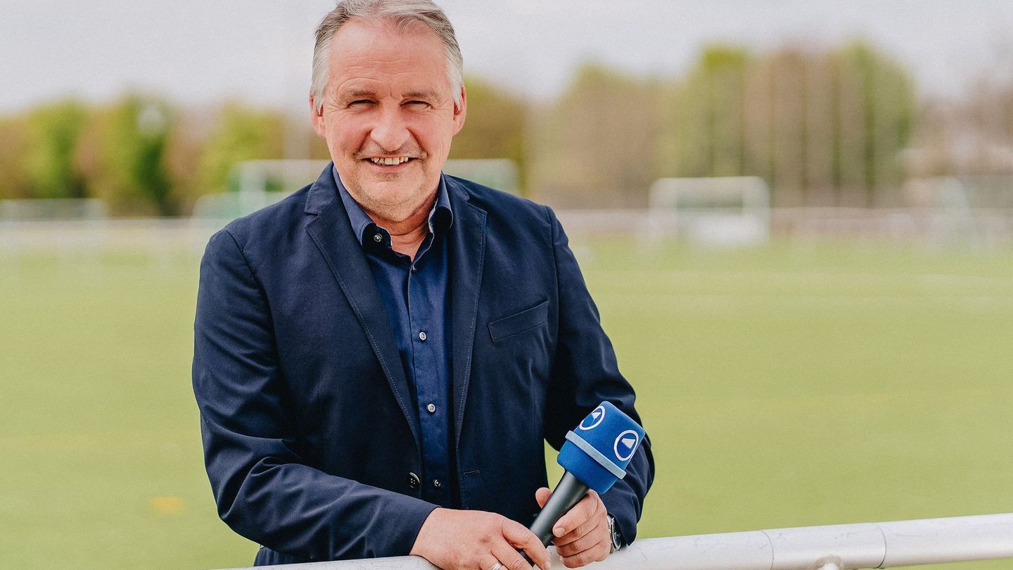 ARD-Experte bei der Fußball-WM 2026: Schiedsrichter-Experte Lutz Wagner: "Die Hand Gottes von Maradona hätte man heute sehr schnell zurückgepfiffen"