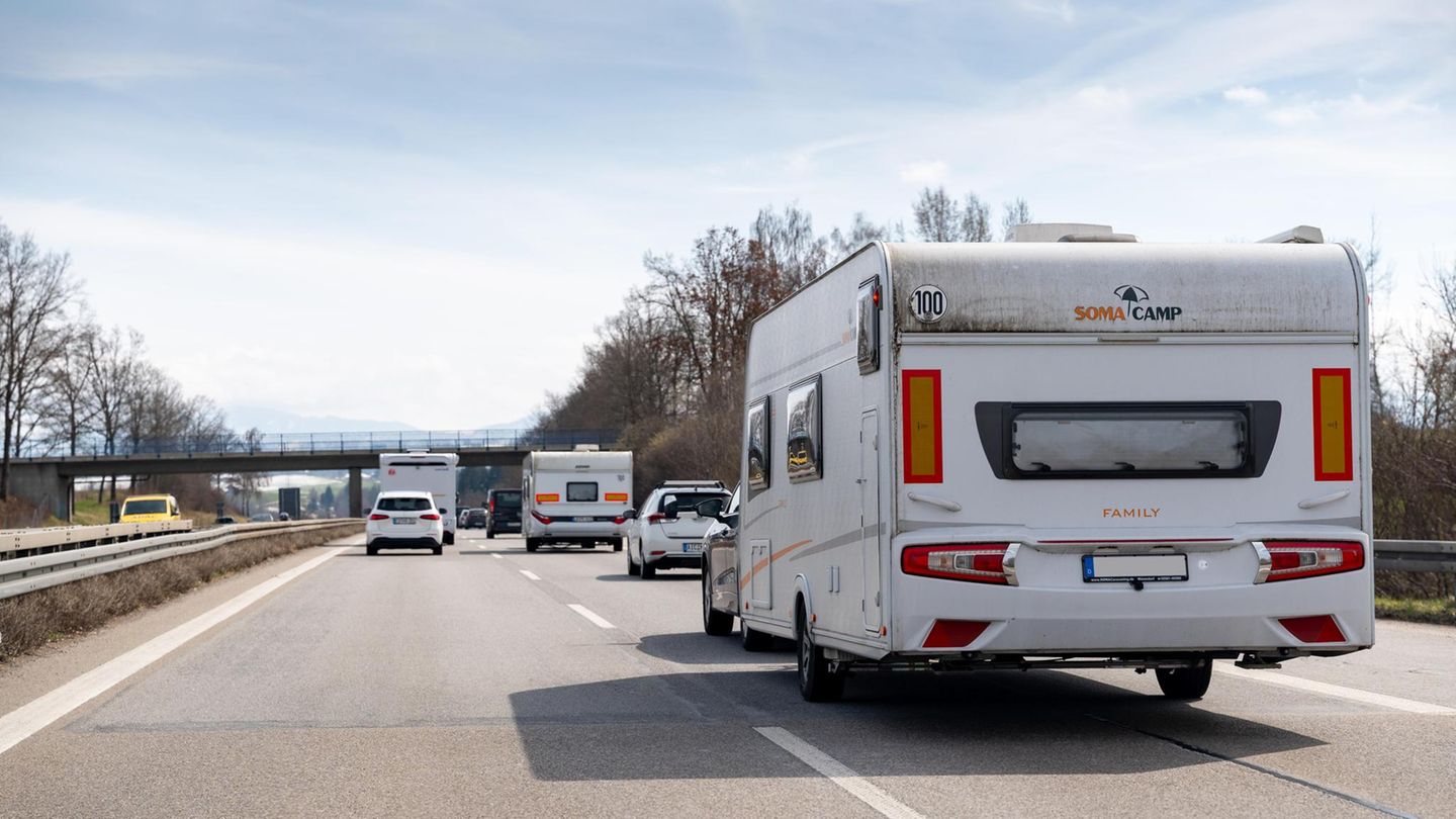 Bayern: Kriminelle stehlen Wohnwagen – inklusive schlafendem Camper