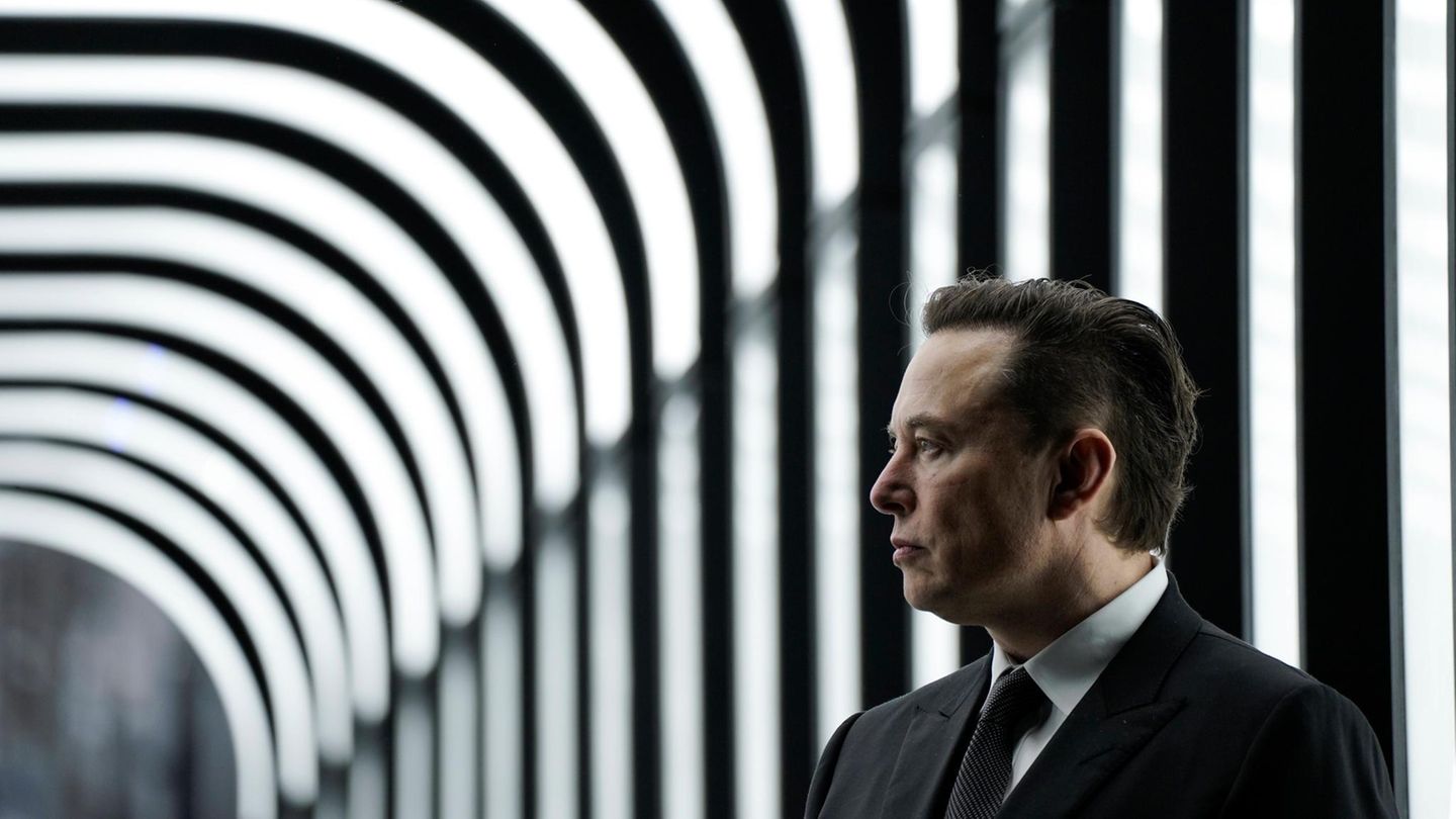 Elon Musk ist Billionär: So unfassbar viel Geld ist eine Billion Dollar