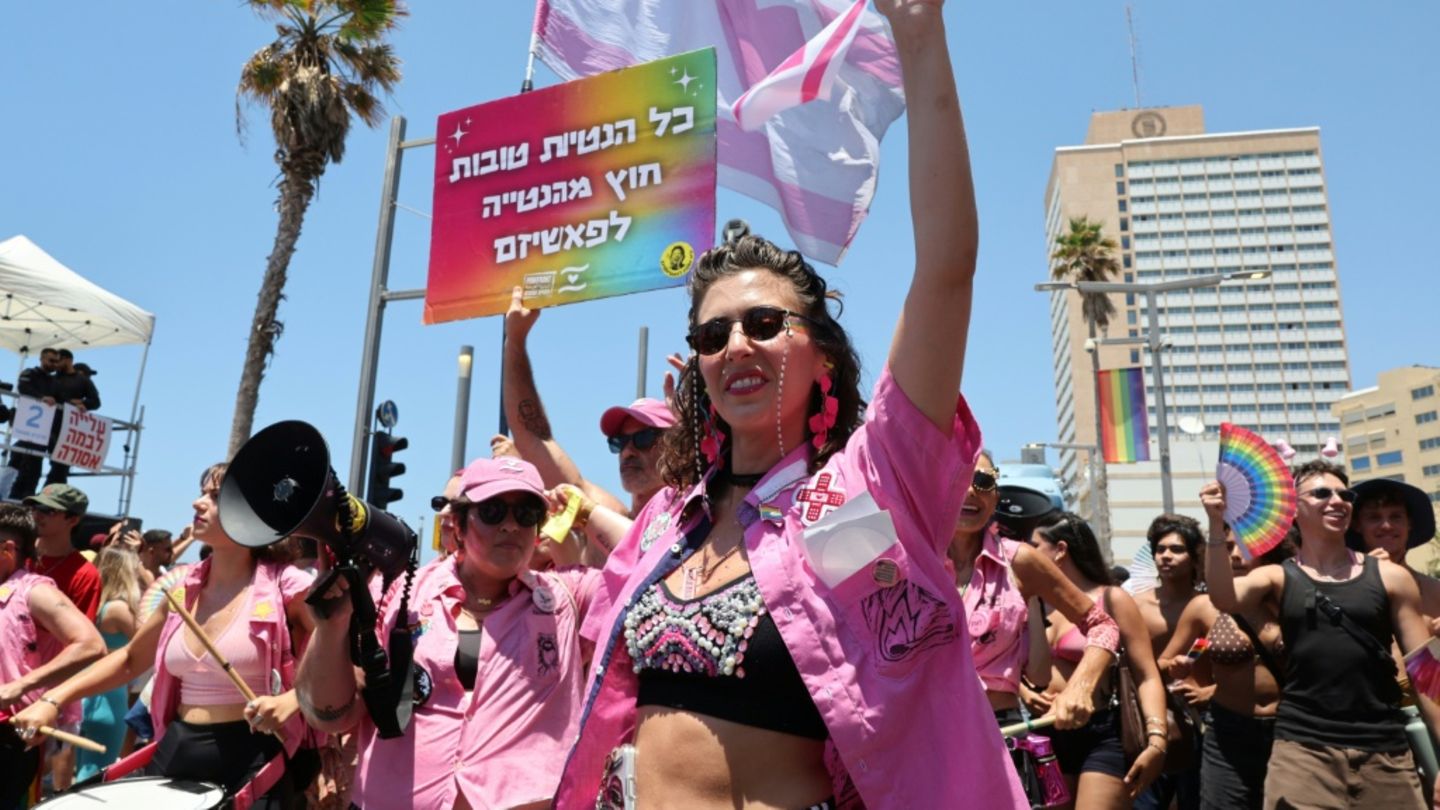 Erste Pride-Parade in Tel Aviv seit Hamas-Angriff am 7. Oktober 2023