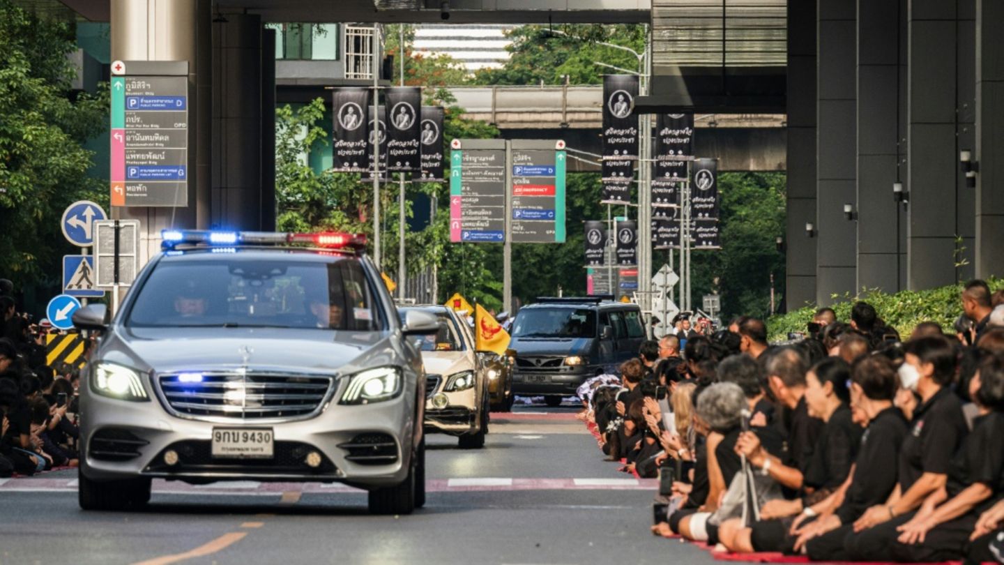 Tausende Thailänder erweisen verstorbener Prinzessin Bha in Bangkok die letzte Ehre