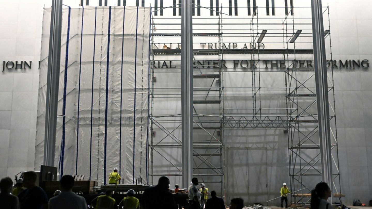 Richterlicher Beschluss: Trumps Name wird von Kennedy Center entfernt