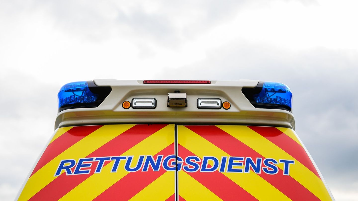 Schwerer Unfall: Fünf Schwerverletzte nach Frontalcrash bei Northeim
