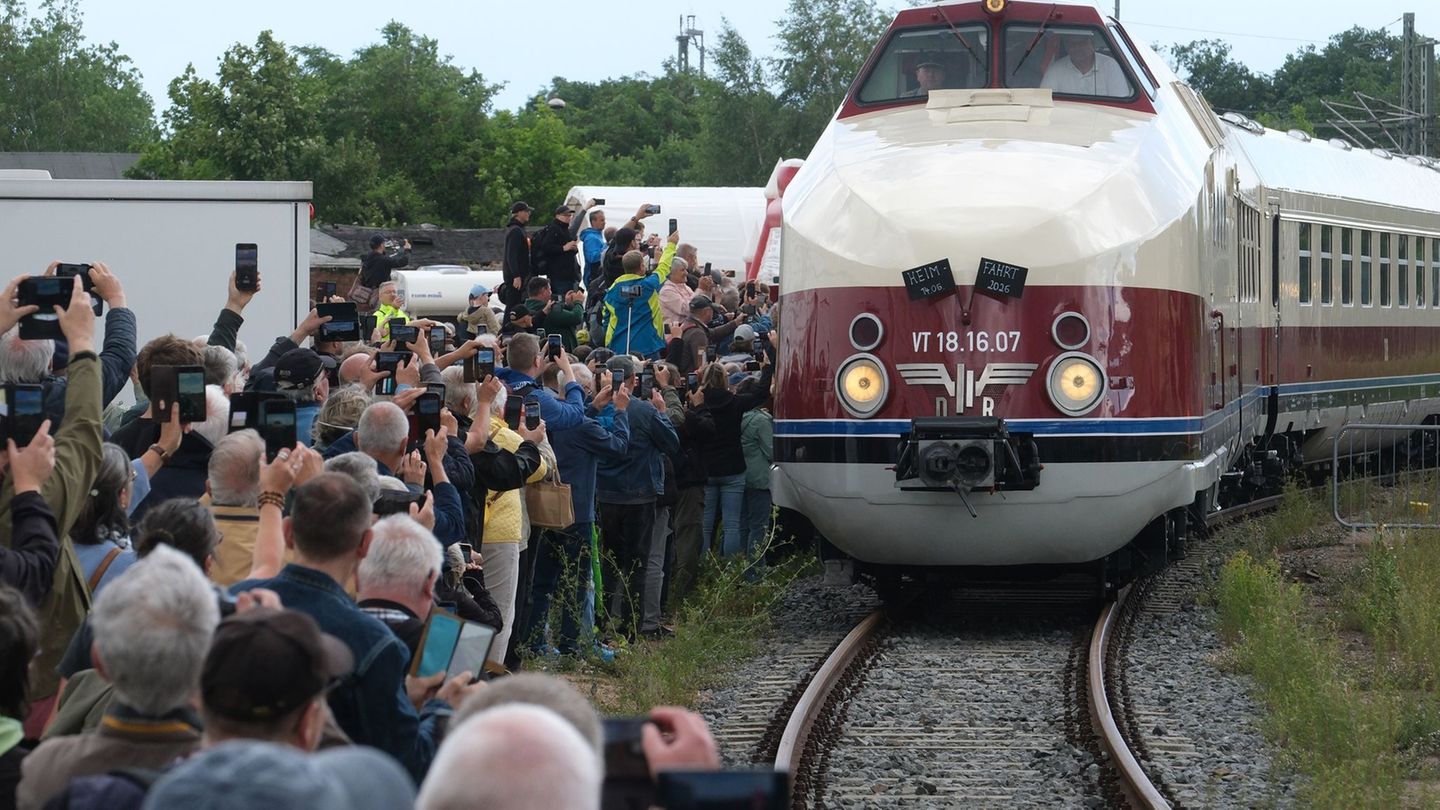 Eisenbahn-Nostalgie: Legendärer DDR-Schnellzug ist zurück