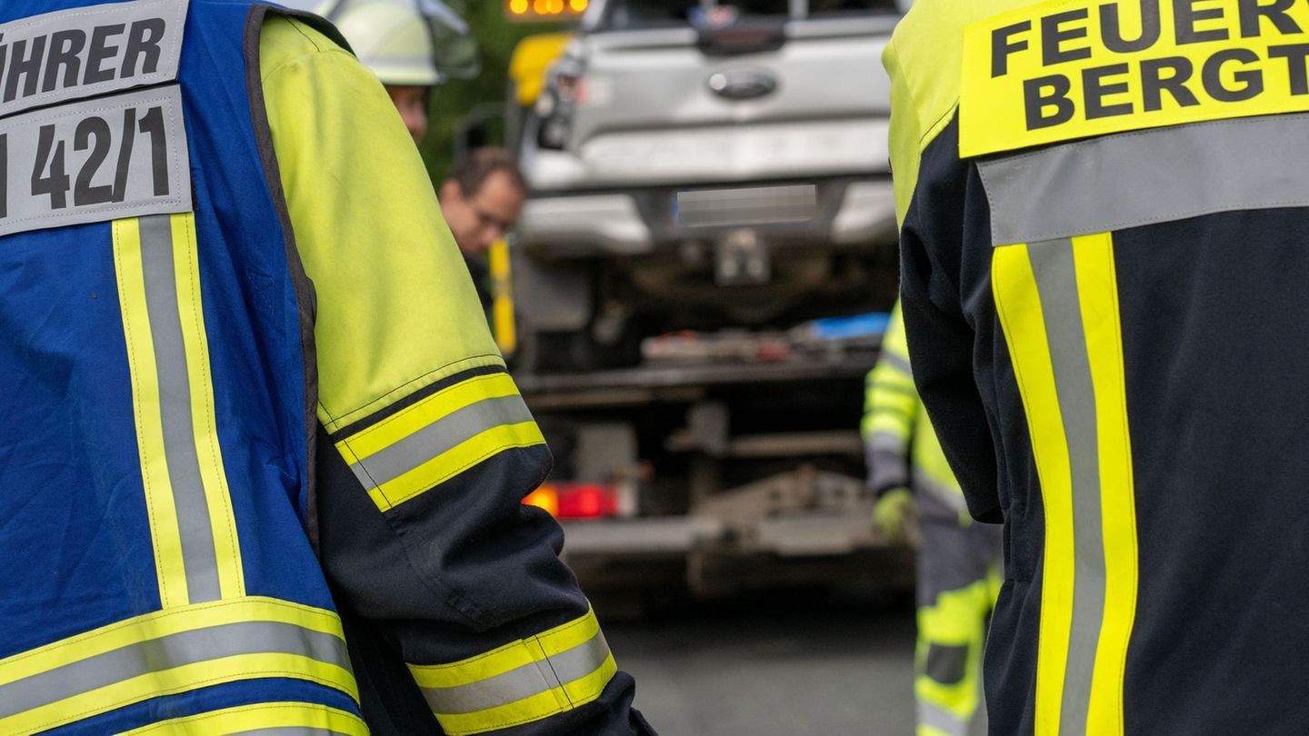 Unfall: Auto überschlägt sich - zwei Verletzte