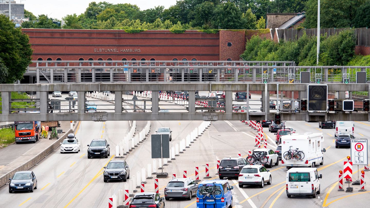 Autobahnsperrung-Elbtunnel-wieder-frei-Stra-e-neben-A7-gesperrt