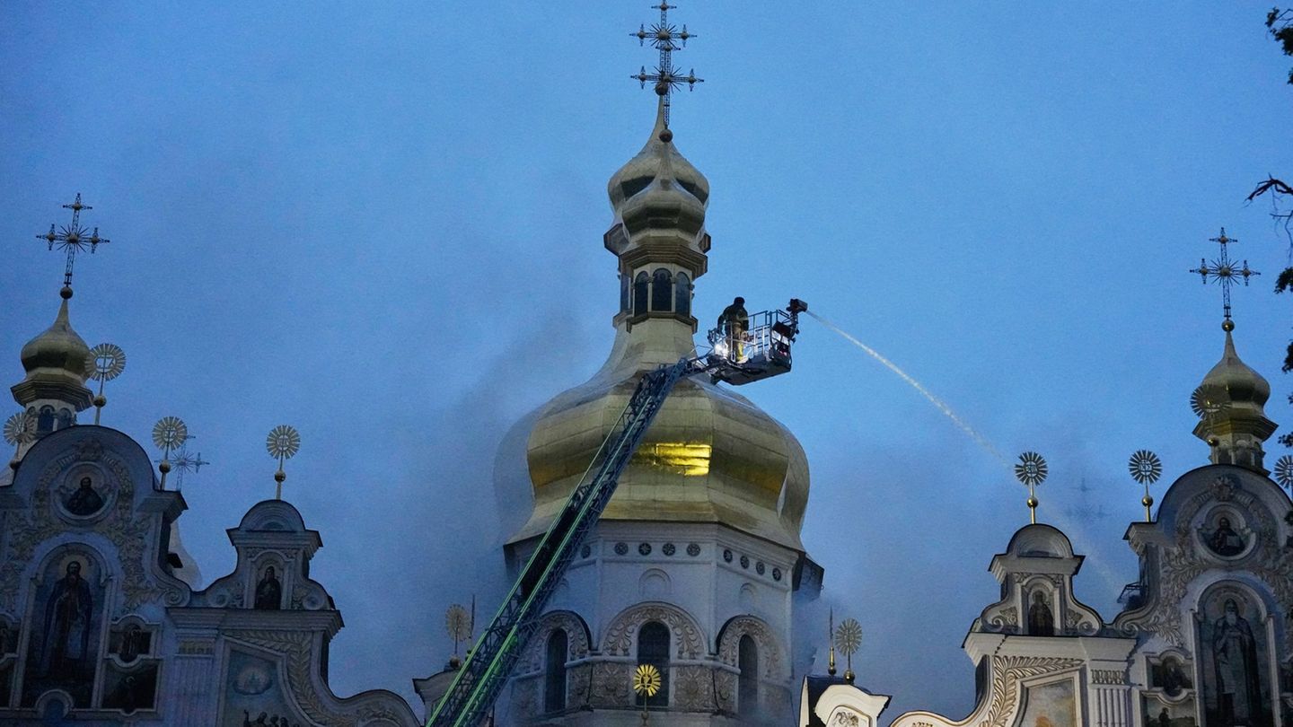 Ukraine-Krieg: Selenskyj fordert von G7 Reaktion auf Russlands Angriff