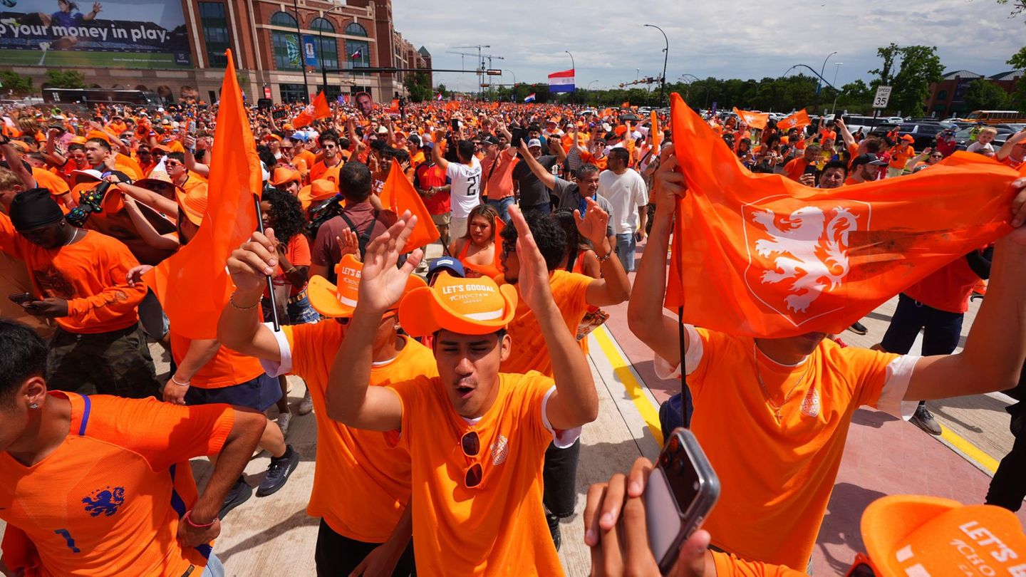 WM-2026-Niederl-ndische-Fans-sorgen-in-USA-f-r-Feierlaune-und-erinnern-an-2024