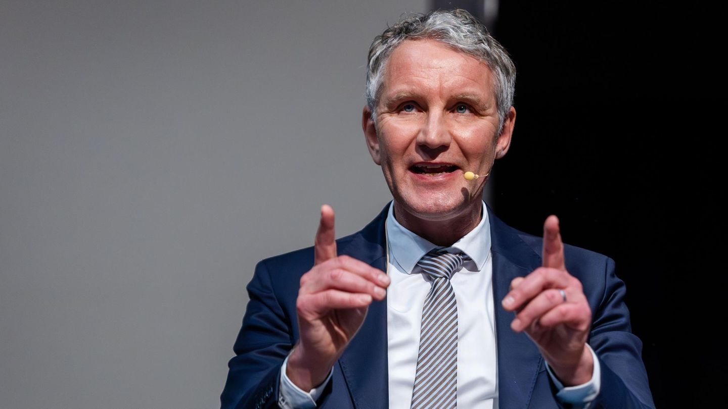 „Deutsch sprechende Amerikaner“: Höcke beleidigt Westdeutsche – und setzt dabei auf bekannte Feindbilder