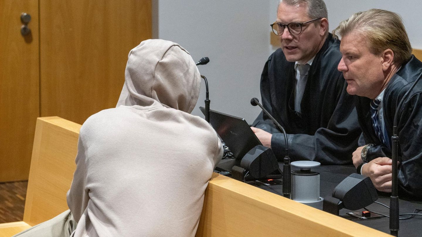 Landgericht Augsburg: Auftragsmord an dreifacher Mutter – 30-Jähriger muss lebenslang in Haft