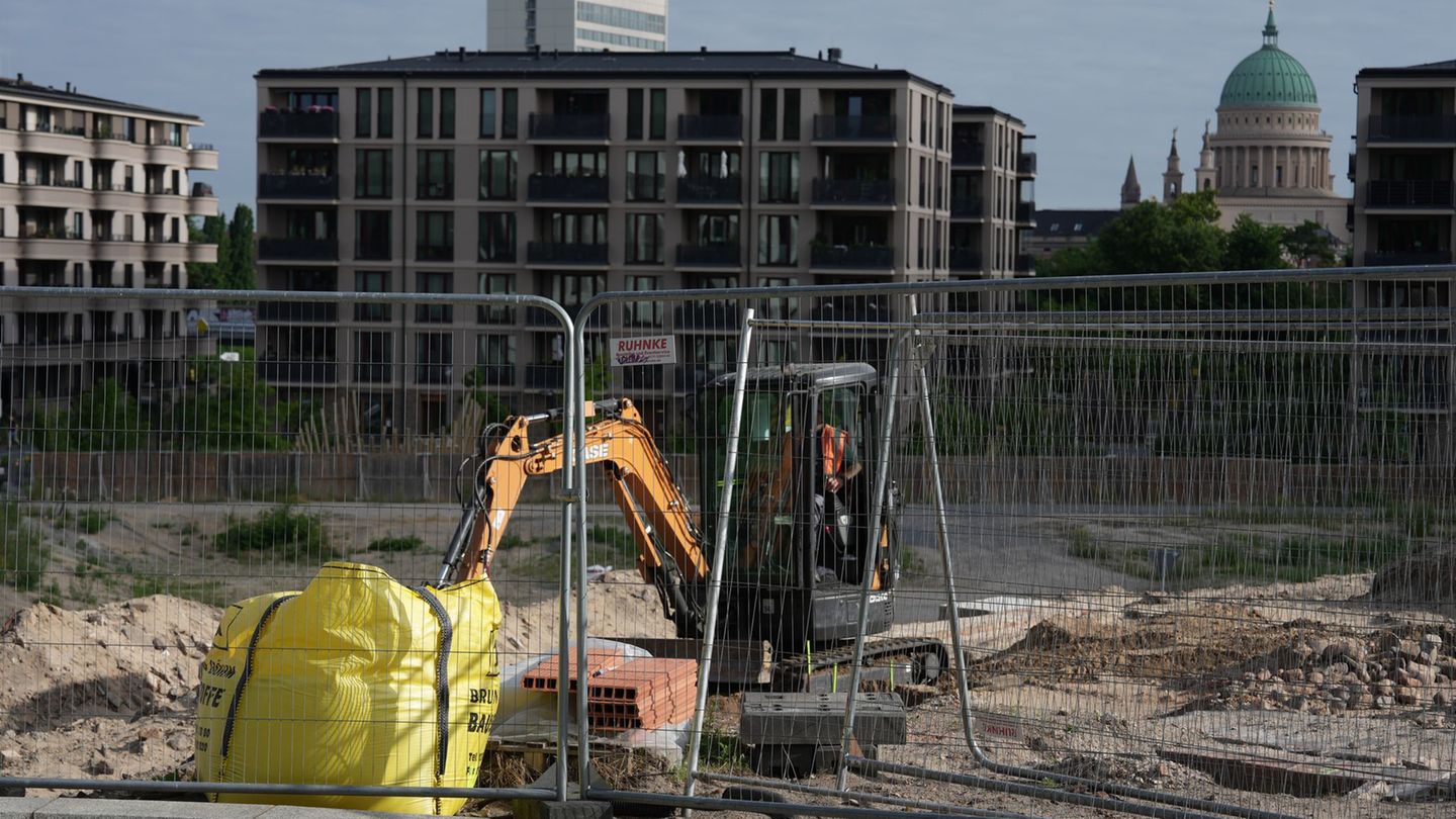 Sperrkreis eingerichtet: Vorbereitungen zur Bombenentschärfung in Potsdam laufen