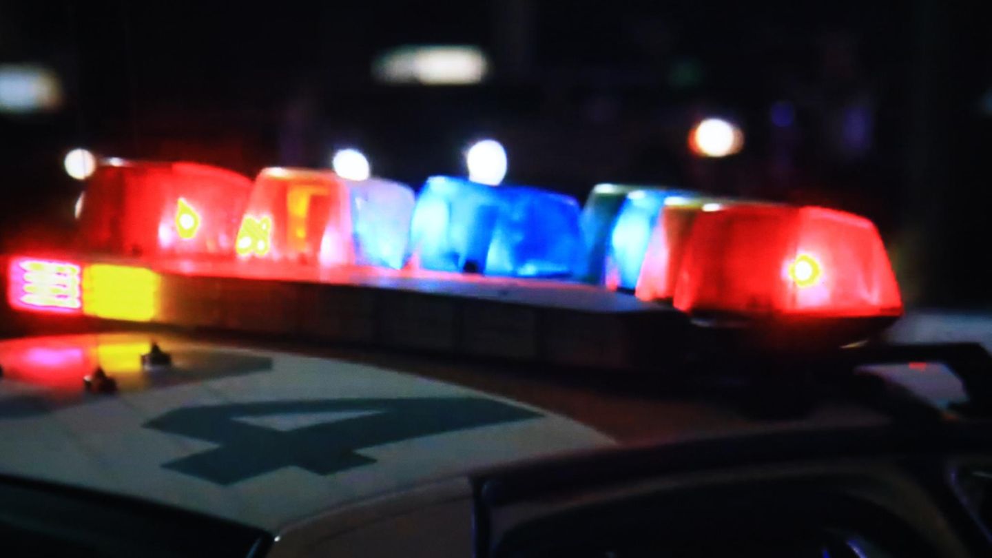 After shoplifting - | US police shoot child
