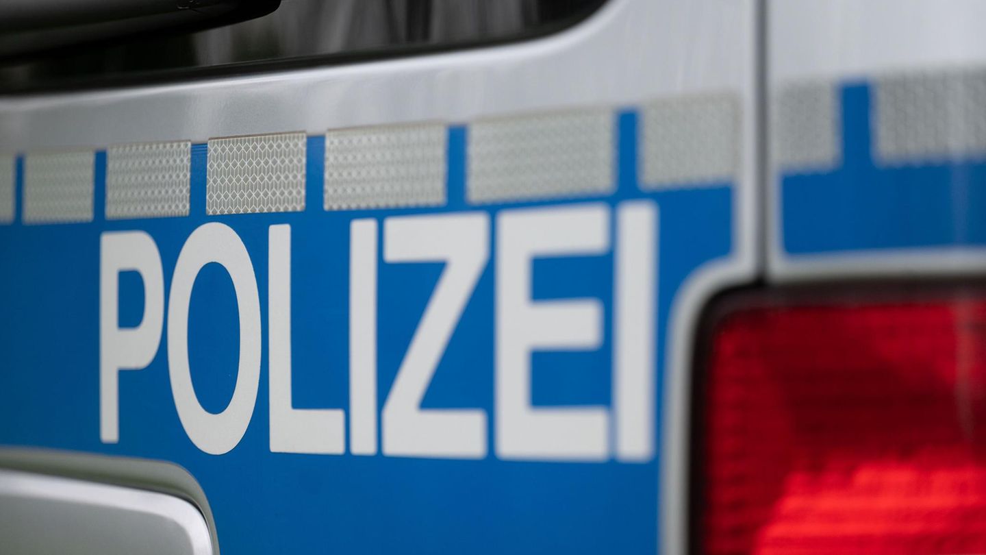 Baden-Württemberg: Totes Kind in Auto bei Stuttgart entdeckt