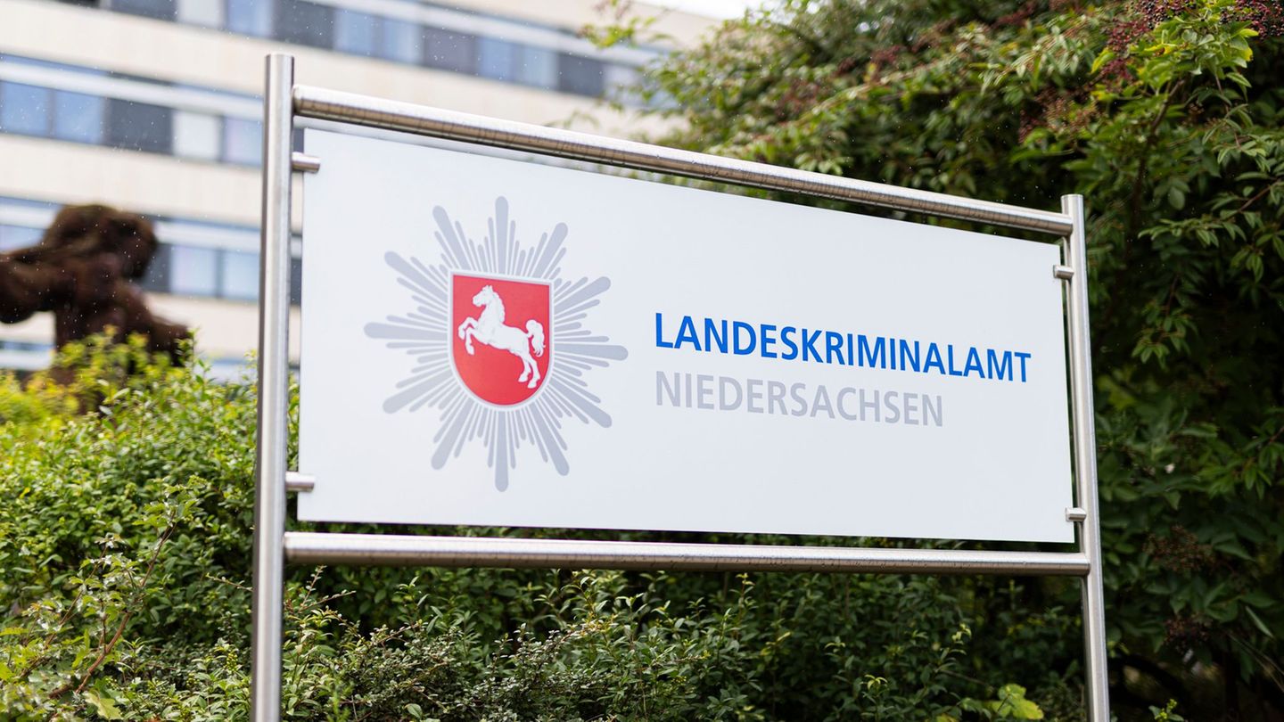 Öffentliche Fahndung: Bei 38. Freigang geflohen: Fahndung nach Mörder läuft