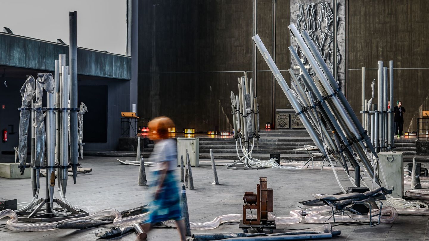 Europäische Wanderausstellung: Biennale Manifesta macht leere Kirchen zu Orten der Kunst