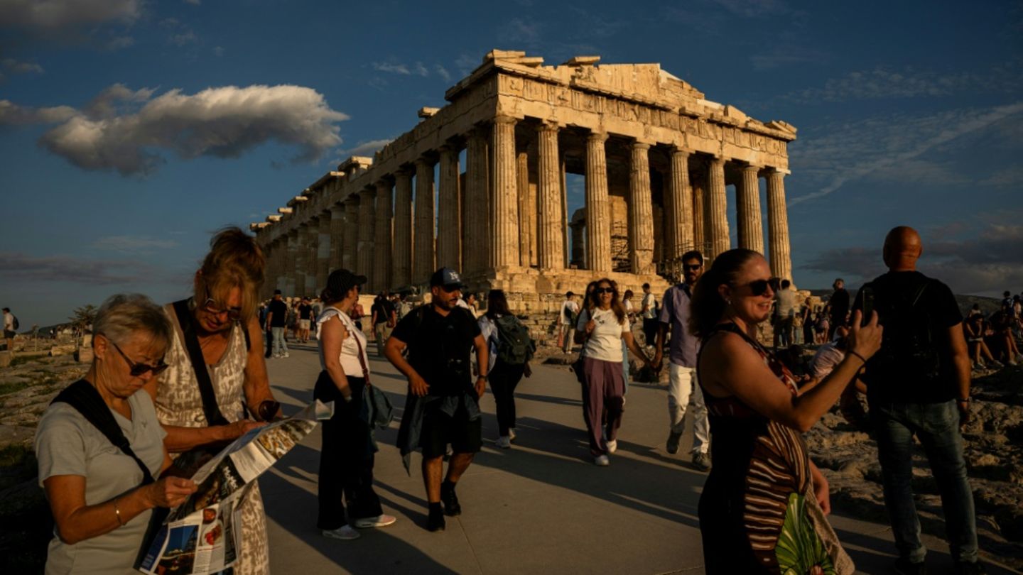 Restaurierung von Parthenon-Tempelfassade auf Akropolis in Athen abgeschlossen