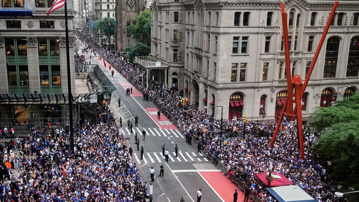 Basketball: Knicks-Parade: Riesen-Andrang in New York