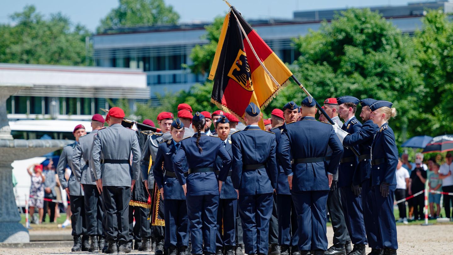 Bundeswehr: Was über 350 Soldaten vorm Bundesverfassungsgericht machen