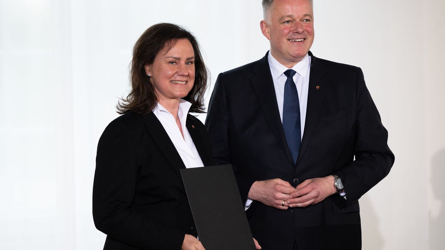Neue Landesregierung: Bildungsministerin: Weniger Bildschirmzeit, mehr Pausenhof
